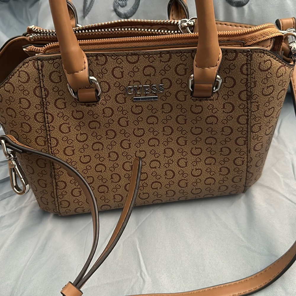 Guess cross body
